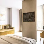 Life 4 Superior Hotel
