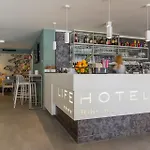 Life 4 Superior Hotel