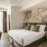 Life 4 Superior Hotel 4*
