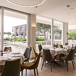 Life 4 Superior Hotel