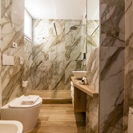 Life Hotel 4*