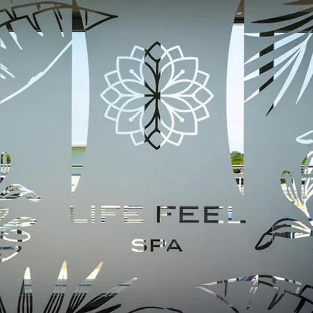 호텔 Life 4 Superior 4*