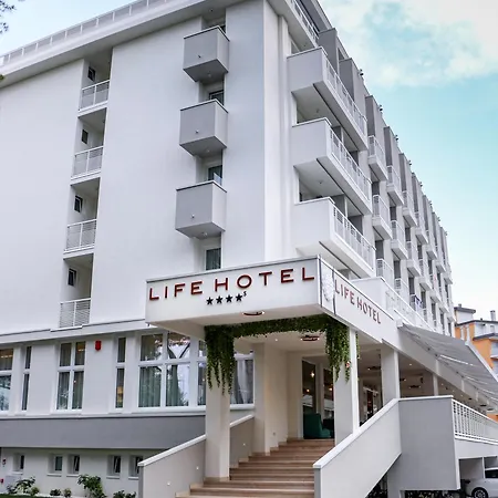 Life Hotel 4*