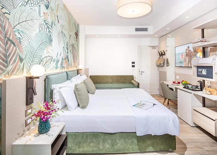 Отель Life 4 Superior