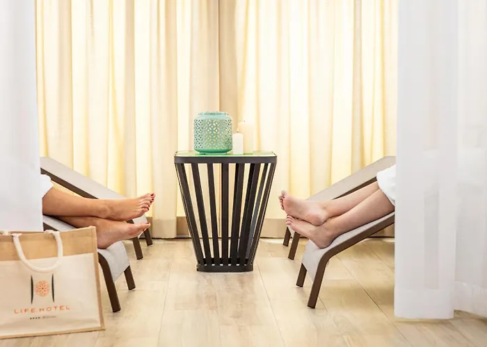 Life 4 Superior Отель