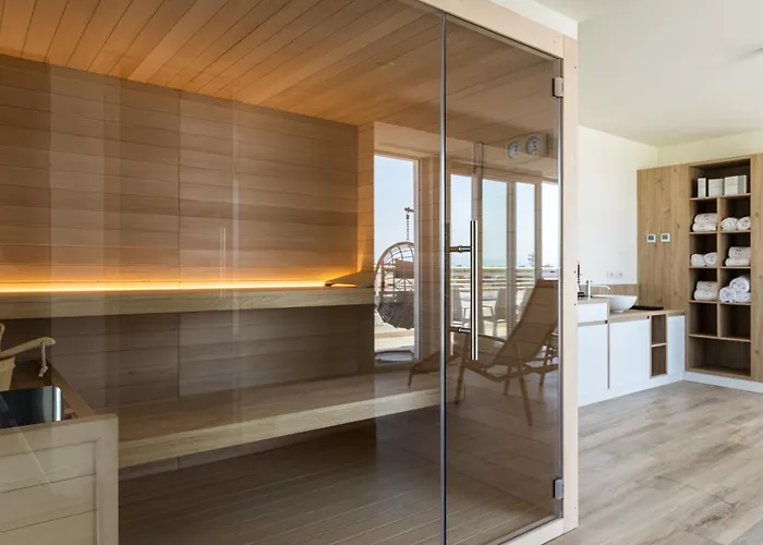 Отель Life 4 Superior 4*