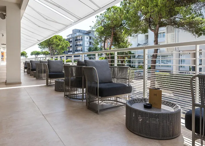 Life 4 Superior 4* Бибионе