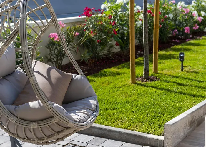 Life 4 Superior Отель