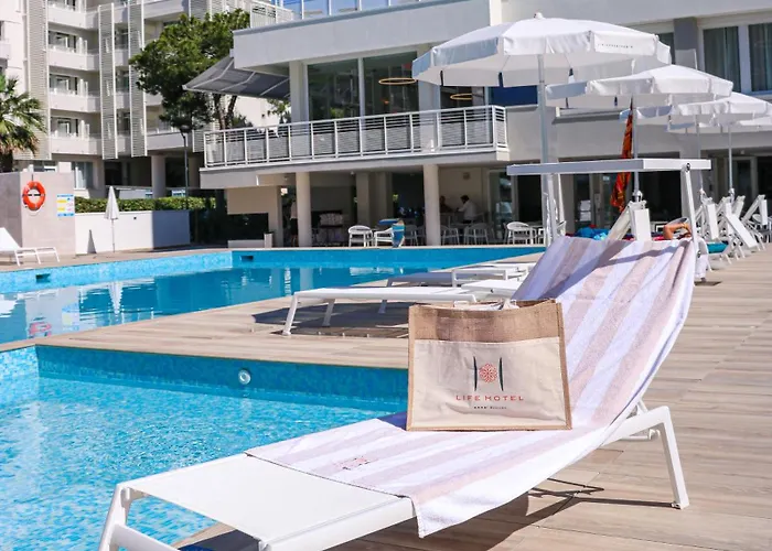 Life 4 Superior Отель 4*